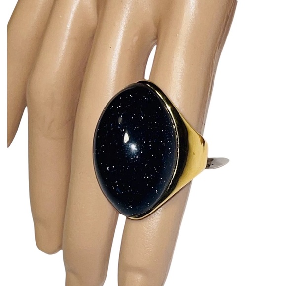 FASHION JEWELRY RING GOLD/ BLUE GLOW GEMSTONE COLOR STAINLESS STEEL SIZE SIX (6) - Picture 2 of 7